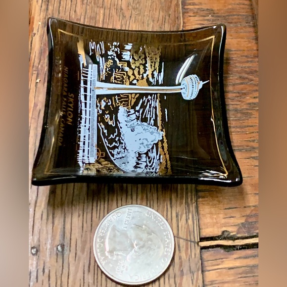 Vintage Brown Blown Glass Skylon Tower Niagara Falls Canada Trinket Coin Dish - Picture 13 of 16